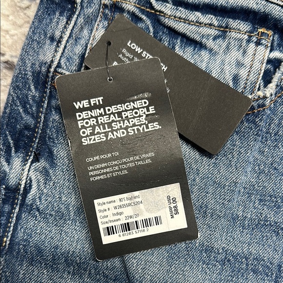 NWT Silver Jeans 90s Boyfriend Jean 22W | High Rise Straight Leg Distressed - Picture 2 of 5
